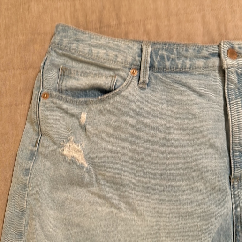 Universal Thread Cutoff Shorts - Picture 5 of 6